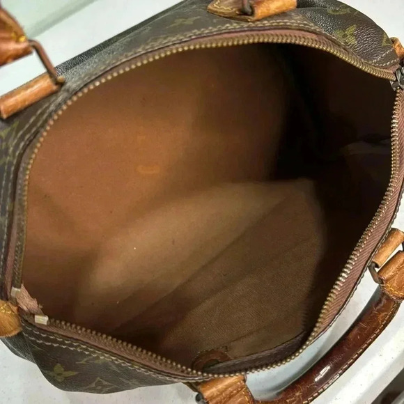 Louis Vuitton Speedy 30 Vintage Monogram Authentic with COA - Picture 6 of 16